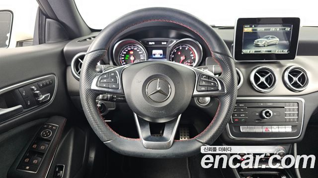 Mercedes-Benz CLA-Class CLA220 AMG Line