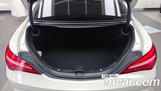 Mercedes-Benz CLA-Class CLA220 AMG Line