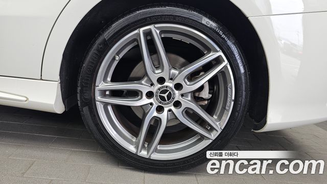 Mercedes-Benz CLA-Class CLA220 AMG Line