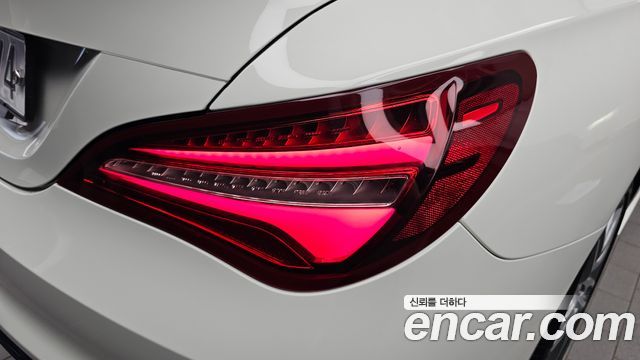 Mercedes-Benz CLA-Class CLA220 AMG Line