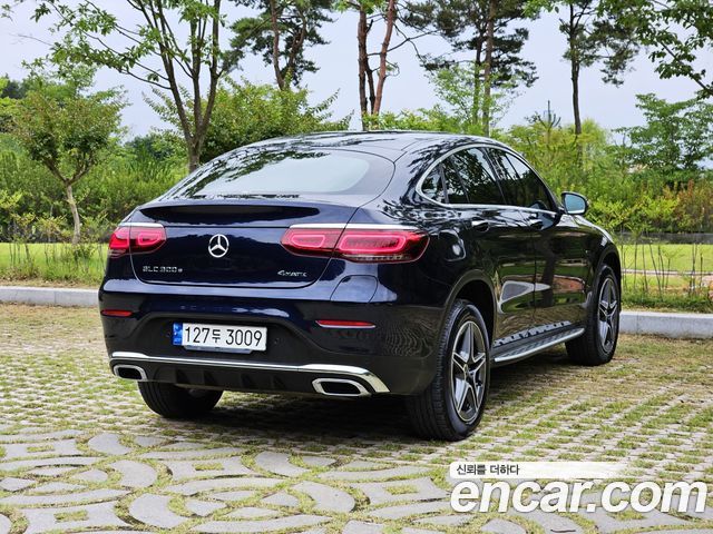 Mercedes-Benz GLC-Class GLC300e 4MATIC Coupe