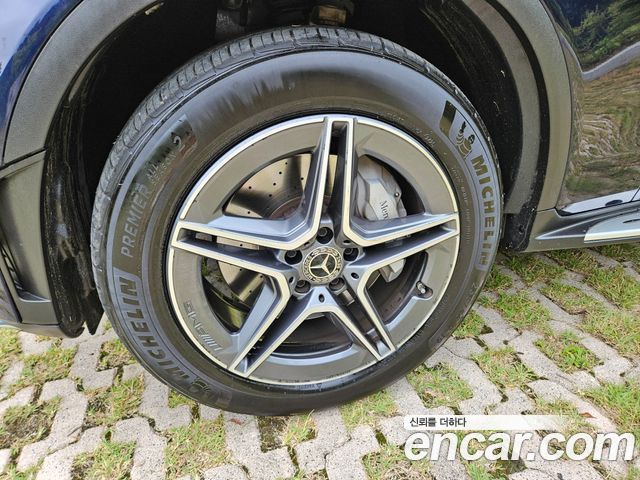 Mercedes-Benz GLC-Class GLC300e 4MATIC Coupe