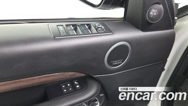 Land Rover Discovery 3.0 SD6 HSE Luxury