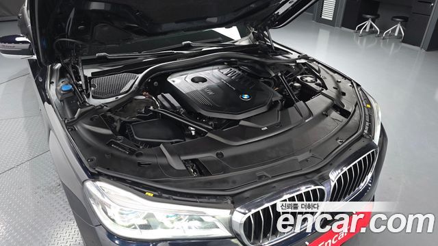 BMW 7-Series 740Li xDrive M Sport Package