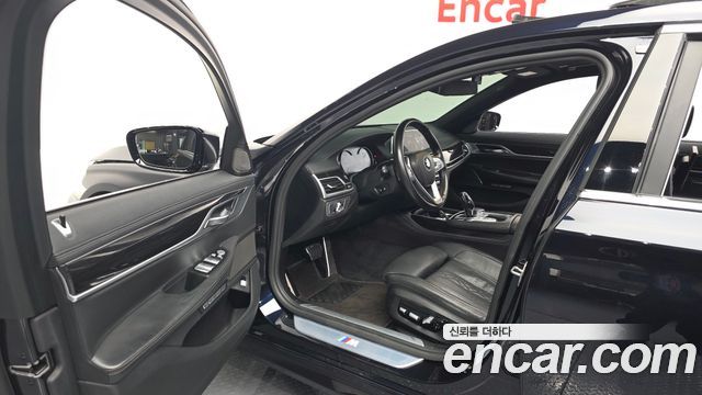 BMW 7-Series 740Li xDrive M Sport Package