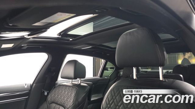 BMW 7-Series 740Li xDrive M Sport Package