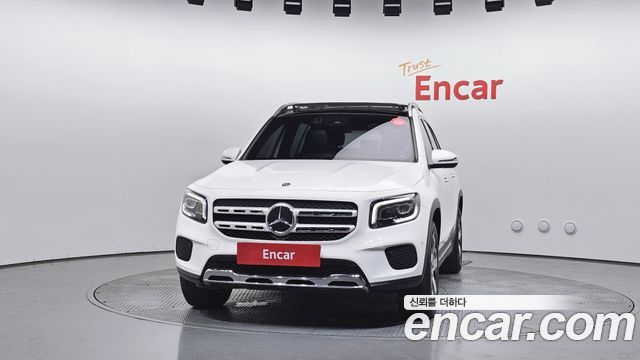 Mercedes-Benz GLB-Class GLB220