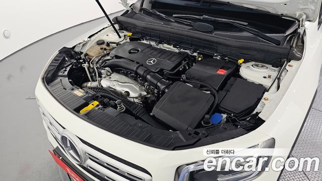 Mercedes-Benz GLB-Class GLB220