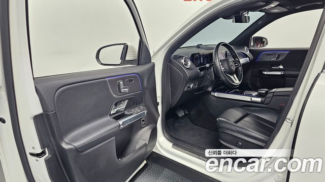 Mercedes-Benz GLB-Class GLB220
