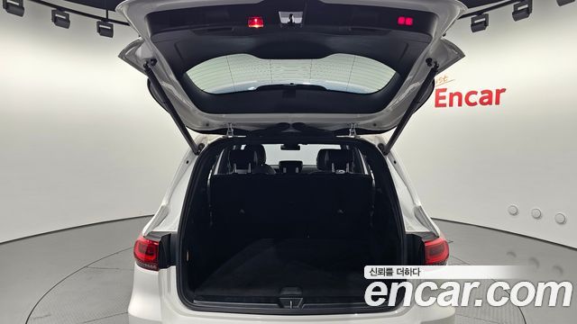 Mercedes-Benz GLB-Class GLB220