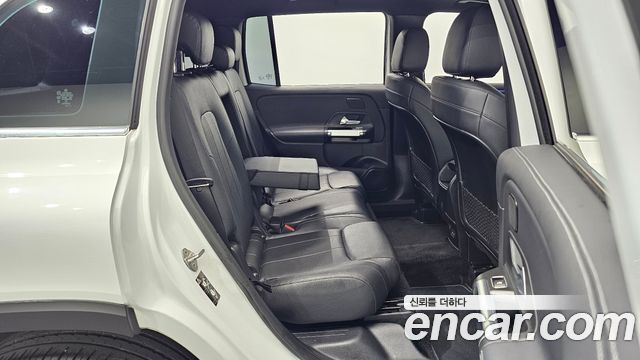 Mercedes-Benz GLB-Class GLB220
