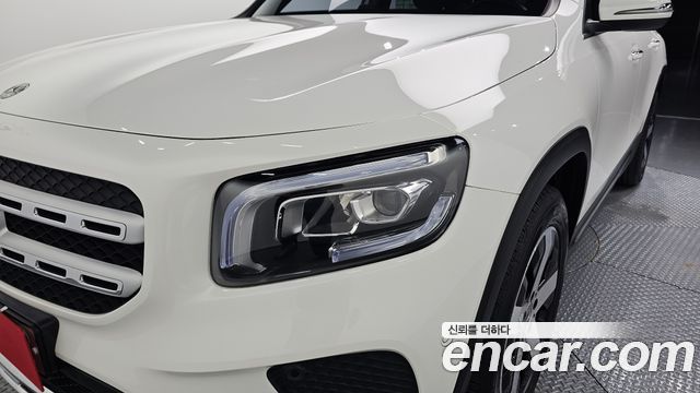 Mercedes-Benz GLB-Class GLB220