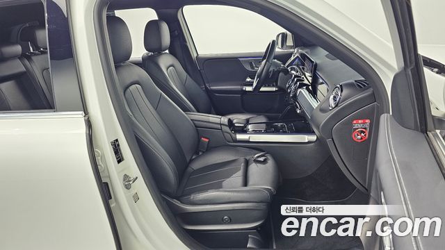 Mercedes-Benz GLB-Class GLB220