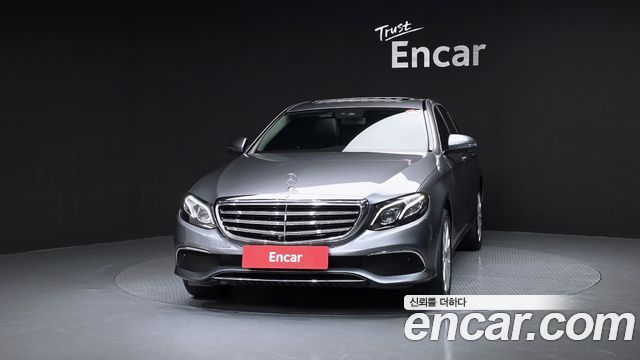Mercedes-Benz E-Class E300 4MATIC Exclusive