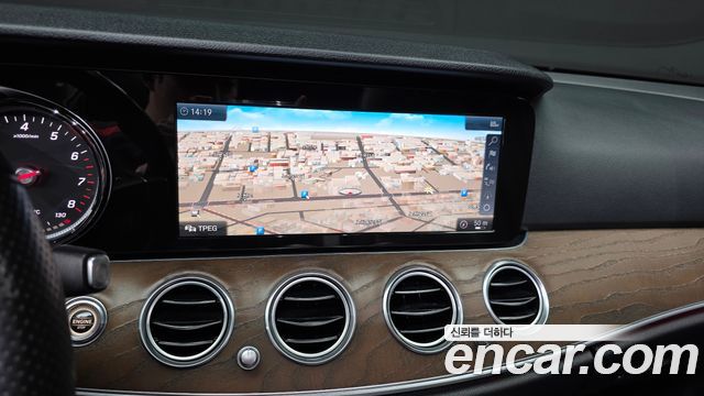 Mercedes-Benz E-Class E300 4MATIC Exclusive