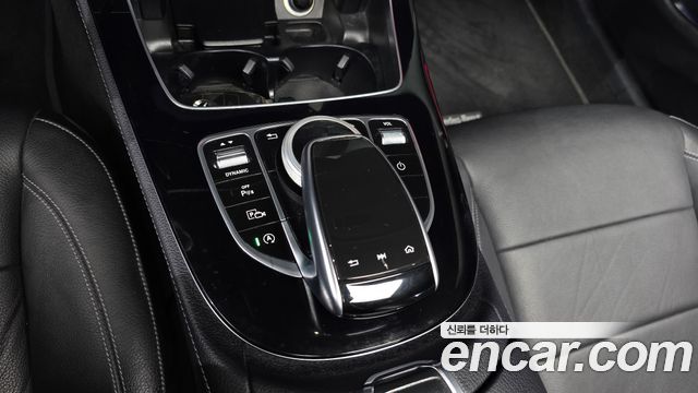 Mercedes-Benz E-Class E300 4MATIC Exclusive