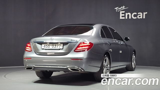 Mercedes-Benz E-Class E300 4MATIC Avnatgarde
