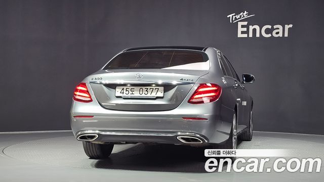 Mercedes-Benz E-Class E300 4MATIC Avnatgarde