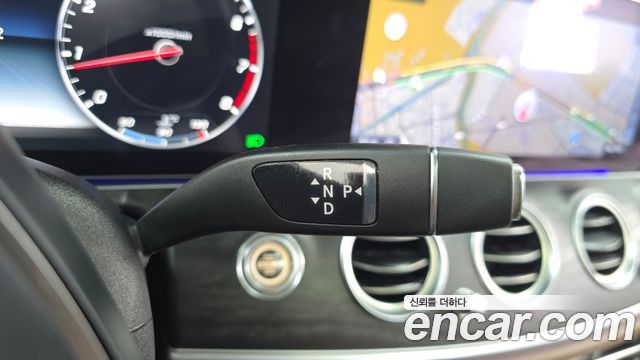 Mercedes-Benz E-Class E300 4MATIC Avnatgarde