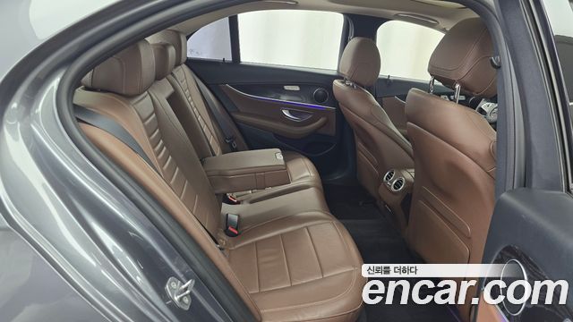 Mercedes-Benz E-Class E300 4MATIC Avnatgarde