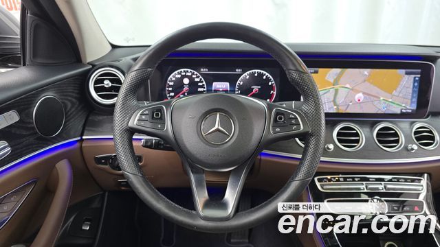 Mercedes-Benz E-Class E300 4MATIC Avnatgarde