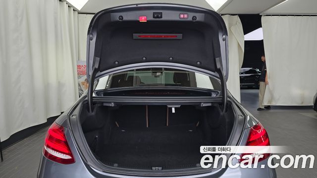 Mercedes-Benz E-Class E300 4MATIC Avnatgarde