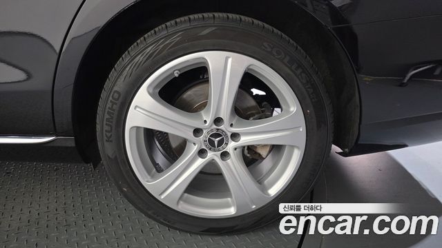 Mercedes-Benz E-Class E220d Avantgarde