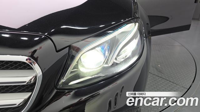 Mercedes-Benz E-Class E220d Avantgarde