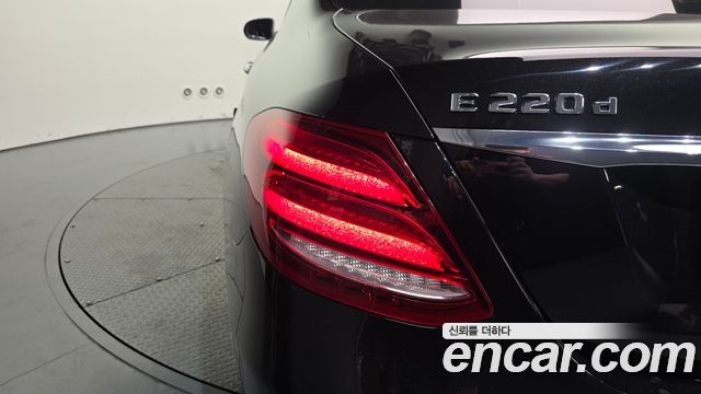 Mercedes-Benz E-Class E220d Avantgarde