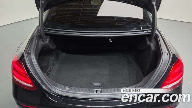 Mercedes-Benz E-Class E220d Avantgarde