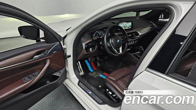 BMW 5-Series 520d xDrive M Sport Package Plus