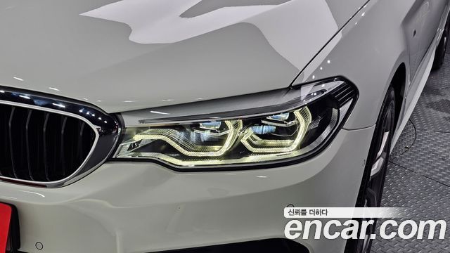 BMW 5-Series 520d xDrive M Sport Package Plus