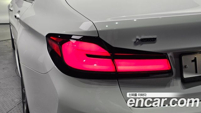 BMW 5-Series 520d xDrive M Sport Package Plus