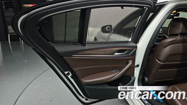 BMW 5-Series 520d xDrive M Sport Package Plus
