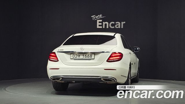 Mercedes-Benz E-Class E300 Exclusive