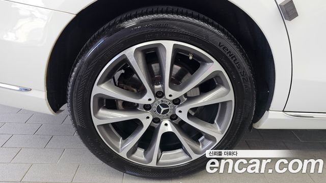 Mercedes-Benz E-Class E300 Exclusive