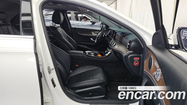 Mercedes-Benz E-Class E300 Exclusive