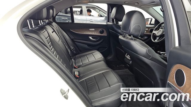 Mercedes-Benz E-Class E300 Exclusive