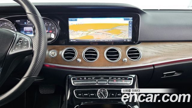 Mercedes-Benz E-Class E300 Exclusive