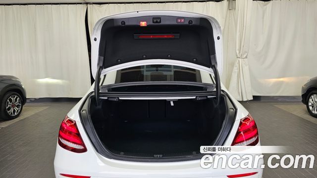 Mercedes-Benz E-Class E300 Exclusive