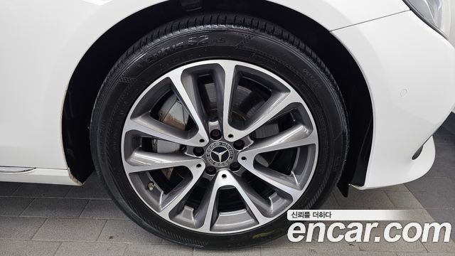 Mercedes-Benz E-Class E300 Exclusive