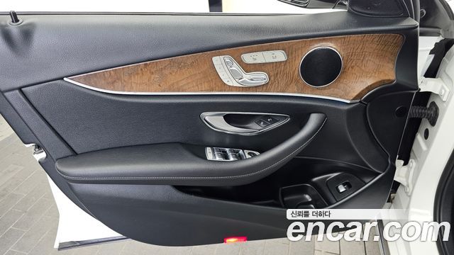 Mercedes-Benz E-Class E300 Exclusive