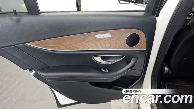 Mercedes-Benz E-Class E300 Exclusive