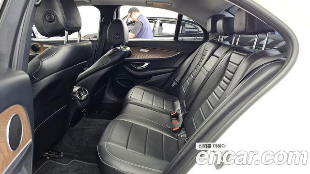 Mercedes-Benz E-Class E300 Exclusive