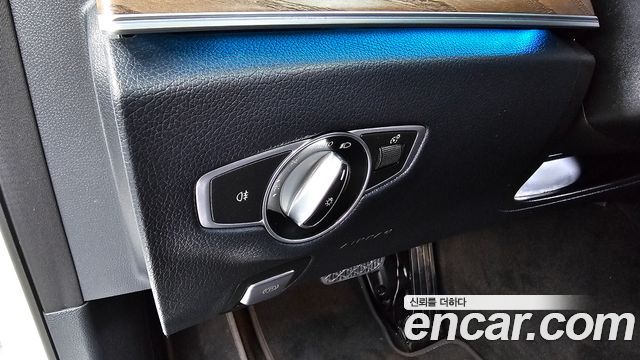 Mercedes-Benz E-Class E300 Exclusive