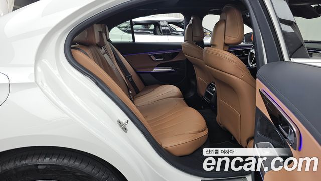 Mercedes-Benz E-Class E200 Avantgarde