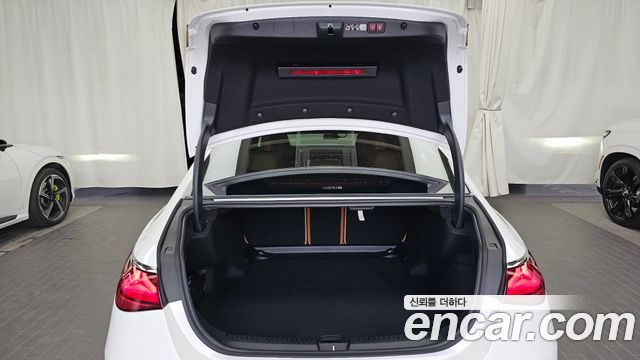 Mercedes-Benz E-Class E200 Avantgarde