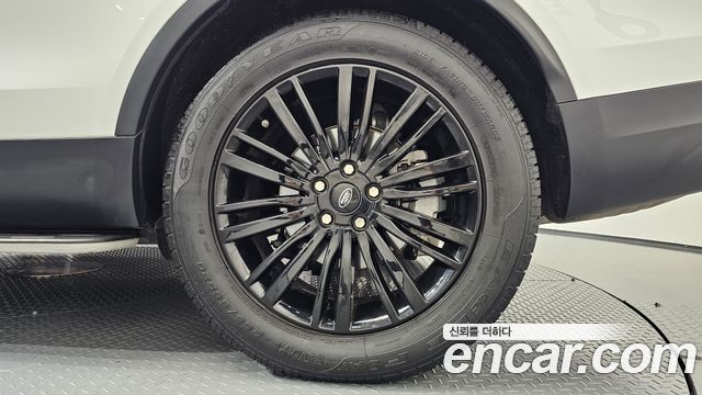 Land Rover Discovery 3.0 TD6 HSE Luxury