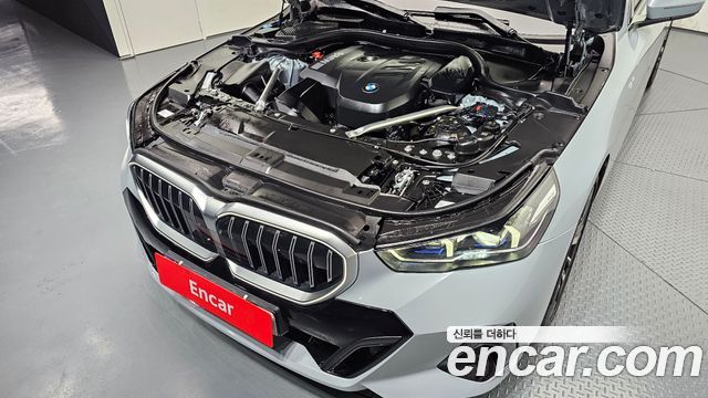 BMW 5-Series 530i xDrive M Sport