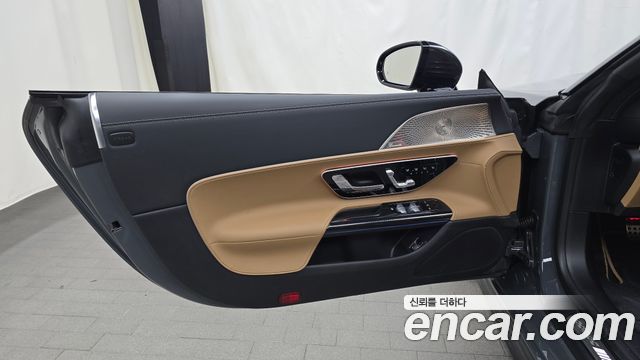 Mercedes-Benz SL-Class AMG SL63 4MATIC+ Manufaktur